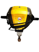 Der Motorhammer macht es leicht die Erdnägel einzuschlagen. Da aber auch  der Motorhammer ein Gewicht hat empfiehlt es sich zu  zweit zu arbeiten.